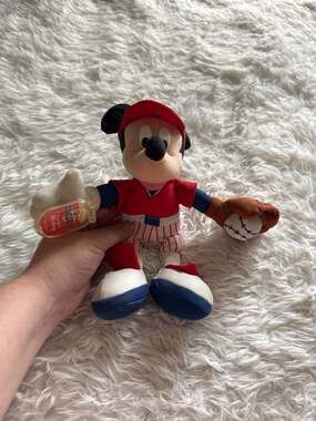 Vintage Disney Home-Run Mickey Mouse Star Bean Baseball Plush Mattel